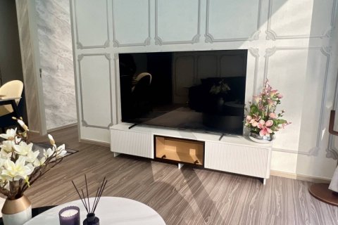 Condo in Bangkok, Thailand, 3 bedrooms  № 181200 - photo 12