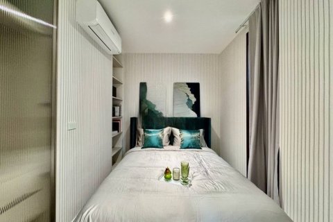 Condo in Bangkok, Thailand, 3 bedrooms  № 181200 - photo 30