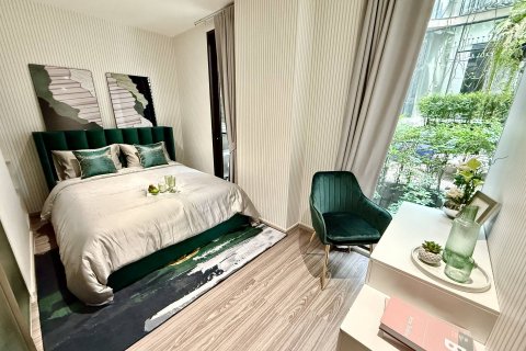 Condo in Bangkok, Thailand, 3 bedrooms  № 181200 - photo 27
