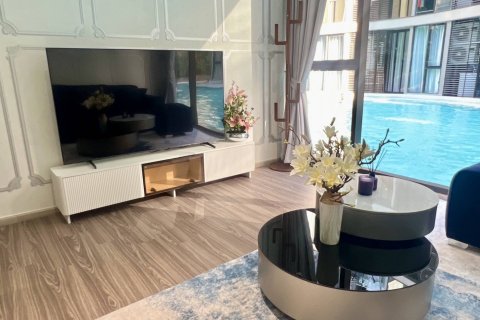 Condo in Bangkok, Thailand, 3 bedrooms  № 181200 - photo 13
