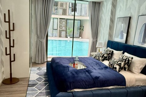 Condo in Bangkok, Thailand, 3 bedrooms  № 181200 - photo 21