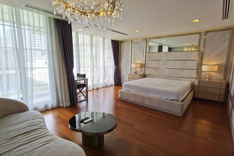 House in Bangkok, Thailand 4 bedrooms № 181203 - photo 19
