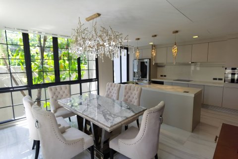 House in Bangkok, Thailand 4 bedrooms № 181203 - photo 6