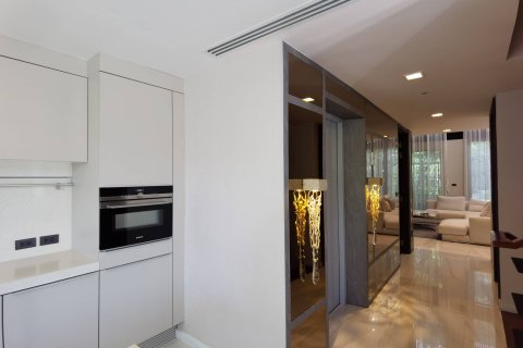 House in Bangkok, Thailand 4 bedrooms № 181203 - photo 10