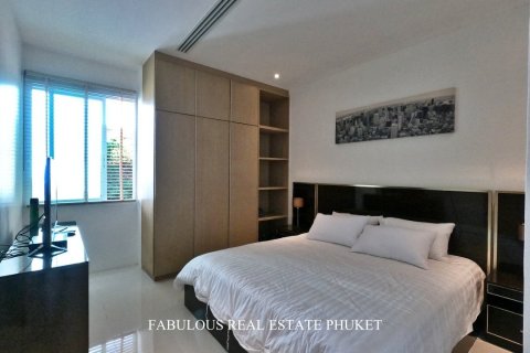 Condo in Kamala, Thailand, 2 bedrooms № 179767 - photo 12