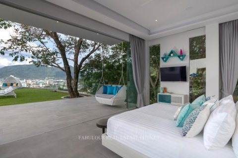 Villa in Patong, Thailand 5 bedrooms № 179763 - photo 12