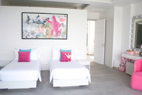 Villa in Patong, Thailand 5 bedrooms № 179763 - photo 30