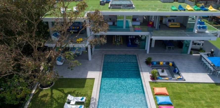Villa in Patong, Thailand 5 bedrooms № 179763