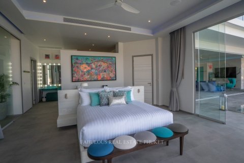Villa in Patong, Thailand 5 bedrooms № 179763 - photo 15