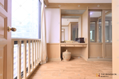 Condo in Bangkok, Thailand, 3 bedrooms № 186479 - photo 3