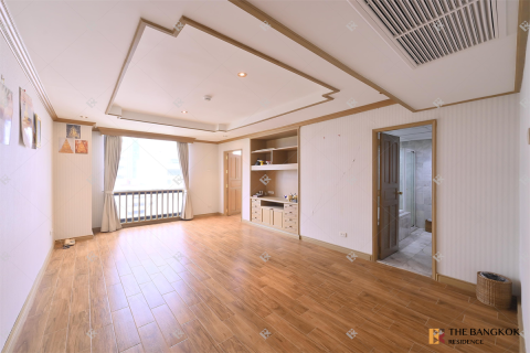 Condo in Bangkok, Thailand, 3 bedrooms № 186479 - photo 7