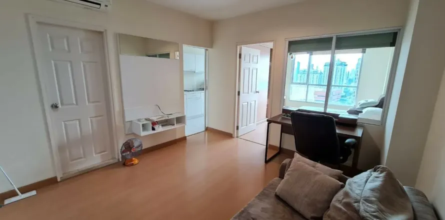 Студия в кондо в Ваттхане, Бангкок, Таиланд № 150025