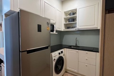 Condo à Watthana, Bangkok, Thaïlande, 2 chambres  № 173690 - photo 2