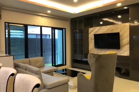 House in Bang Kaeo, Thailand 5 bedrooms № 173691 - photo 6