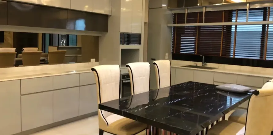 House in Bang Kaeo, Thailand 5 bedrooms № 173691