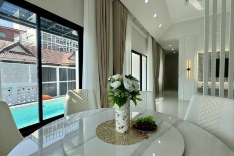 Вилла в Паттайе, Таиланд с 3 спальнями  № 161107 - фото 10