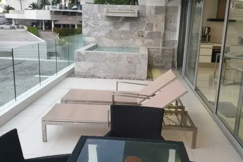 Condo in Phuket, Thailand, 2 bedrooms  № 155128 - photo 19