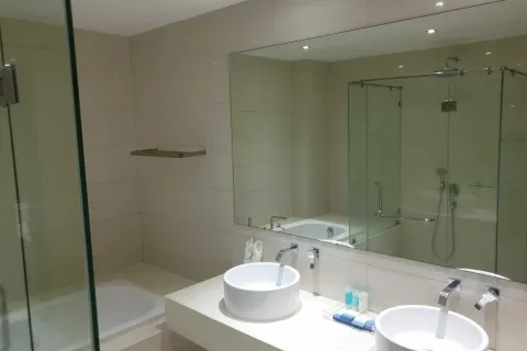 Condo in Phuket, Thailand, 2 bedrooms  № 155128 - photo 15