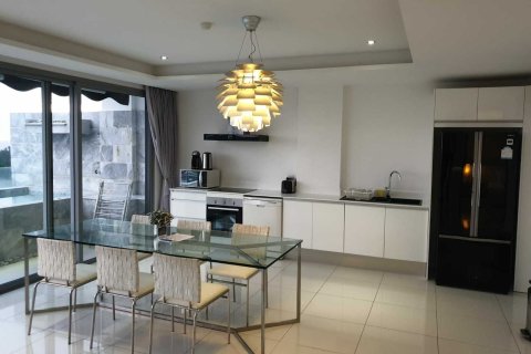 Condo in Phuket, Thailand, 2 bedrooms  № 155128 - photo 11