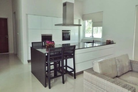 Villa in Sam Roi Yot, Thailand 3 bedrooms № 168468 - photo 3