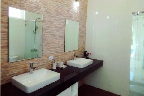 Villa in Sam Roi Yot, Thailand 3 bedrooms № 168468 - photo 7