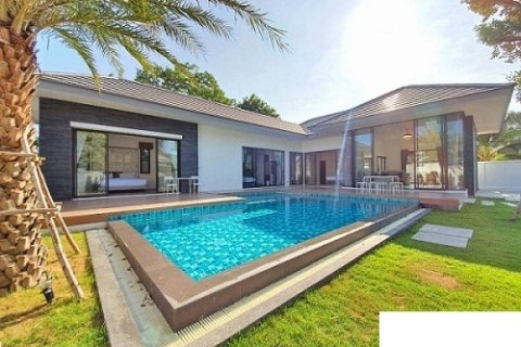 Villa à Hua Hin, Thaïlande 4 chambres № 168465