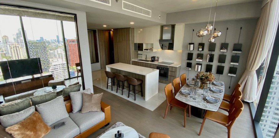 Condo in Khlong Toei, Bangkok, Thailand, 3 bedrooms  № 133726
