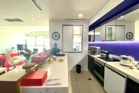 Condo in Khlong San, Bangkok, Thailand, 2 bedrooms  № 133729 - photo 8