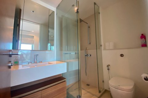 Condo in Khlong San, Bangkok, Thailand, 2 bedrooms  № 133729 - photo 16