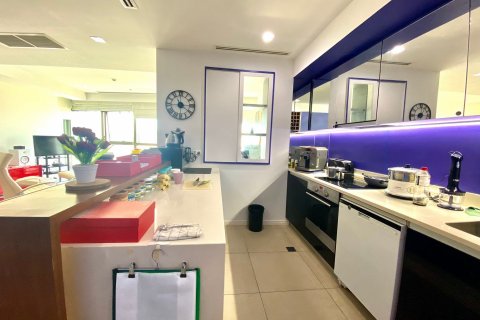 Condo in Khlong San, Bangkok, Thailand, 2 bedrooms  № 133729 - photo 11