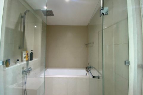 Condo in Khlong San, Bangkok, Thailand, 2 bedrooms  № 133729 - photo 14