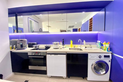 Condo in Khlong San, Bangkok, Thailand, 2 bedrooms  № 133729 - photo 9