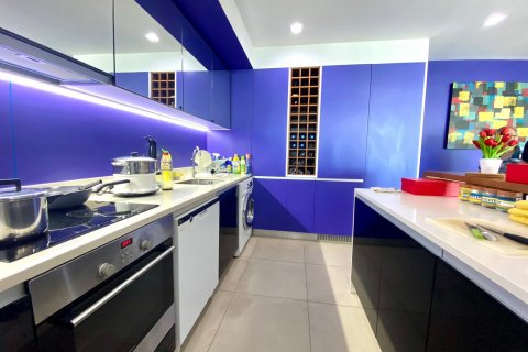 Condo in Khlong San, Bangkok, Thailand, 2 bedrooms  № 133729 - photo 10