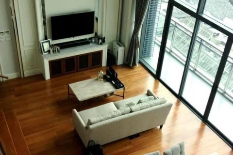 Condo in Watthana, Bangkok, Thailand, 3 bedrooms № 133728 - photo 1