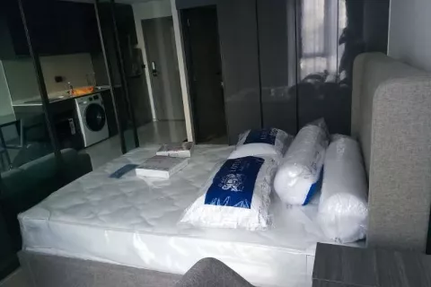 Студия в кондо в Клонг Тоэй, Бангкок, Таиланд № 141366 - фото 3