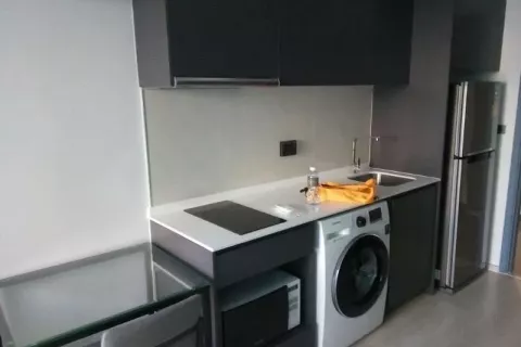 Студия в кондо в Клонг Тоэй, Бангкок, Таиланд № 141366 - фото 2