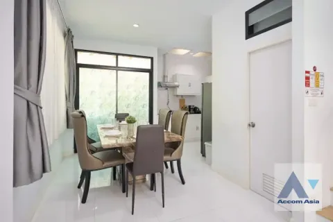 Adosado de 4 dormitorios en Huai Khwang, Bangkok, Tailandia № 214519 - foto 8