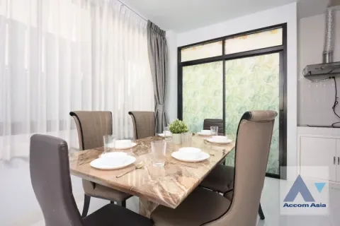 Adosado de 4 dormitorios en Huai Khwang, Bangkok, Tailandia № 214519 - foto 9