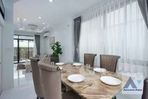 Adosado de 4 dormitorios en Huai Khwang, Bangkok, Tailandia № 214519 - foto 10