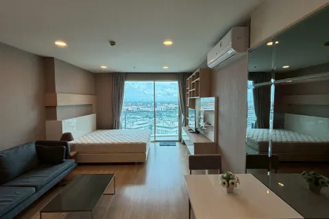 Studio dans le Condo à Watthana, Bangkok, Thaïlande  № 169260