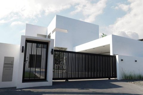 Дом в Чиангмае, Таиланд с 4 спальнями № 169255 - фото 1