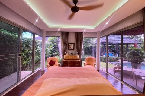 Villa in Phuket, Thailand 4 bedrooms № 147604 - photo 16
