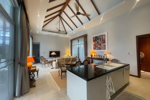 Villa in Phuket, Thailand 4 bedrooms № 147604 - photo 7