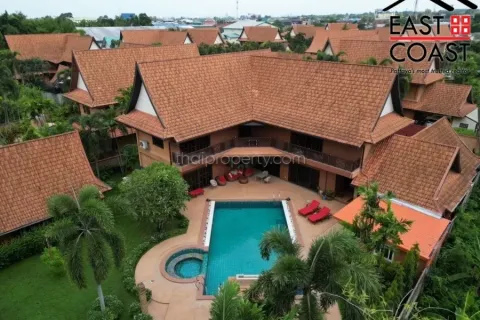 Casa de 5 dormitorios en Pattaya, Tailandia № 213416 - foto 9
