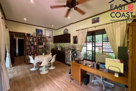 Casa de 5 dormitorios en Pattaya, Tailandia № 213416 - foto 21
