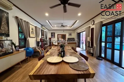 Casa de 5 dormitorios en Pattaya, Tailandia № 213416 - foto 11