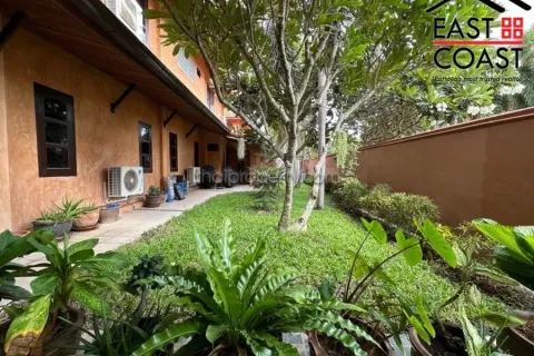Casa de 5 dormitorios en Pattaya, Tailandia № 213416 - foto 5