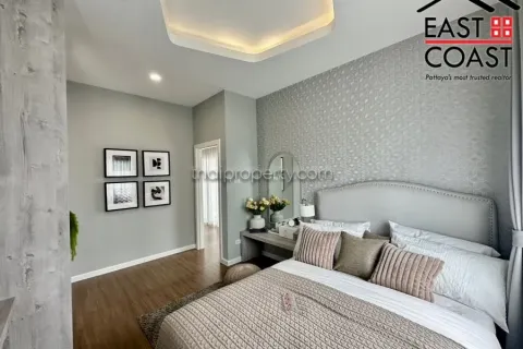 Casa de 4 dormitorios en Pattaya, Tailandia № 213411 - foto 13