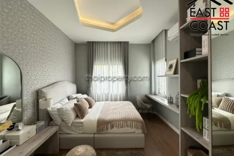 Casa de 4 dormitorios en Pattaya, Tailandia № 213411 - foto 11