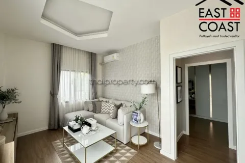Casa de 4 dormitorios en Pattaya, Tailandia № 213411 - foto 14